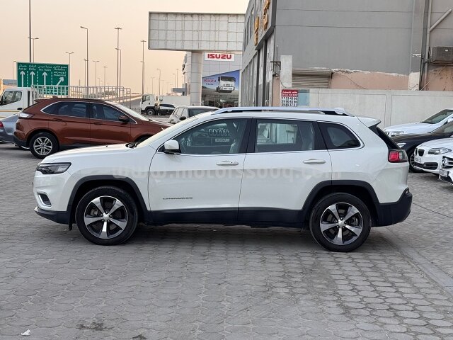 2019 جيب شيروكي