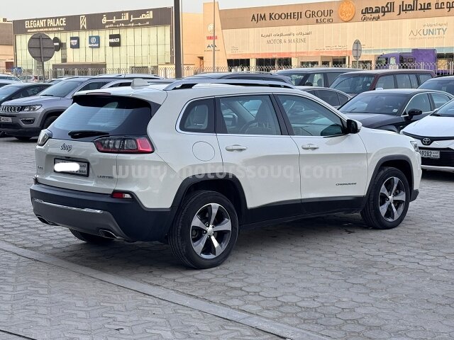 2019 جيب شيروكي
