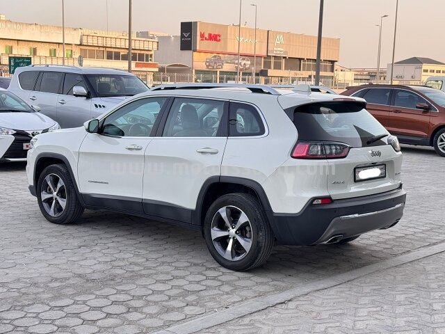 2019 جيب شيروكي