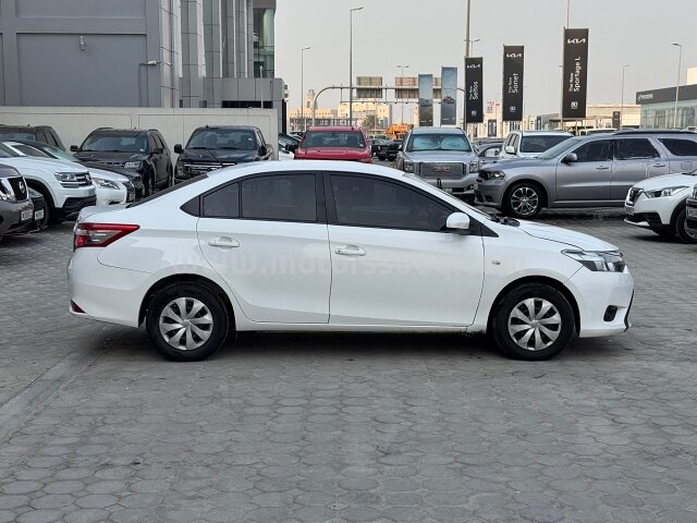 2015 تويوتا يارس