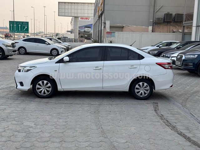 2015 تويوتا يارس