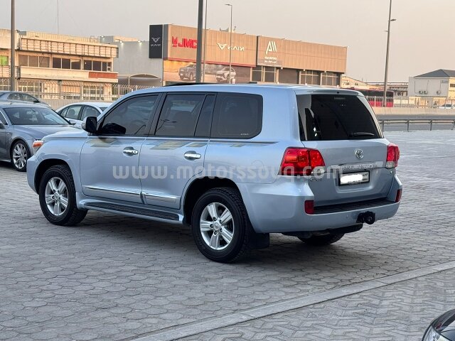 2013 Toyota Land Cruiser