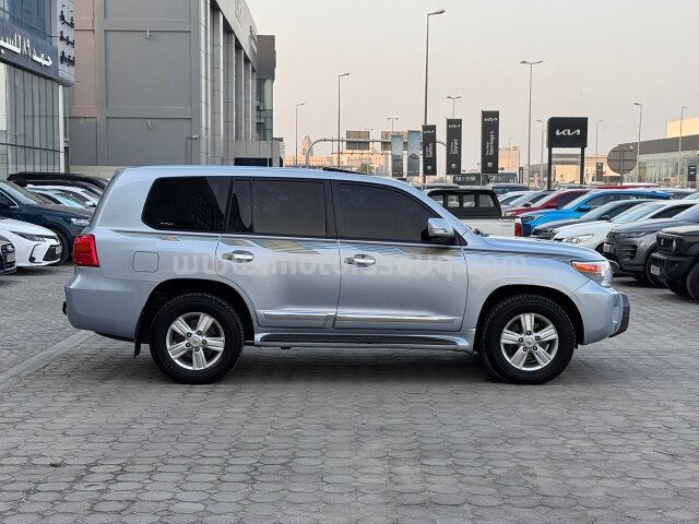 2013 Toyota Land Cruiser