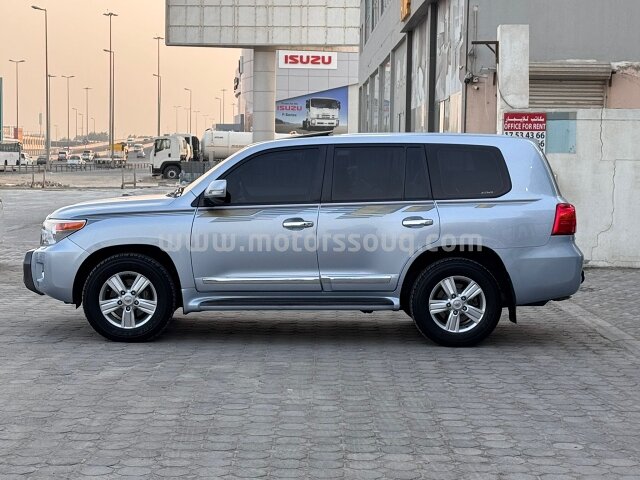 2013 Toyota Land Cruiser