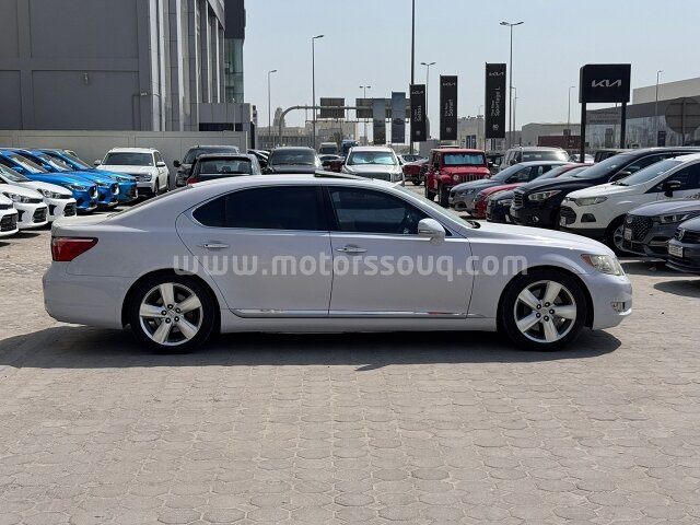 2011 لكزس إل إس
