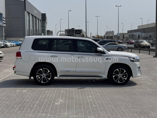 2021 Toyota Land Cruiser