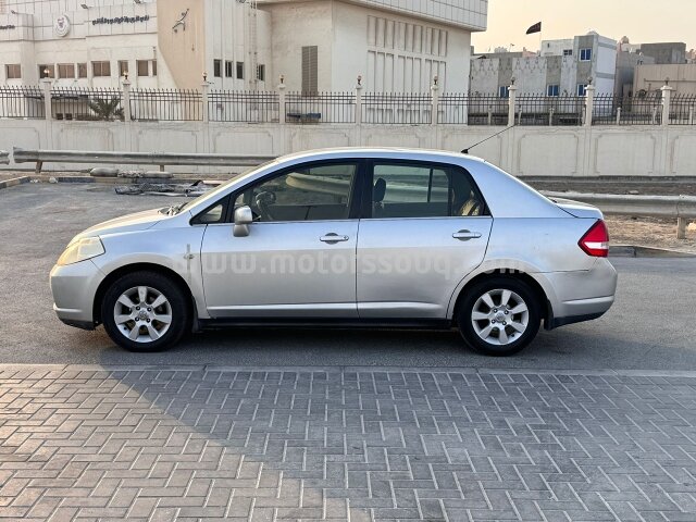 2008 نيسان تيدا
