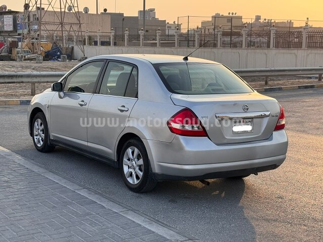 2008 نيسان تيدا