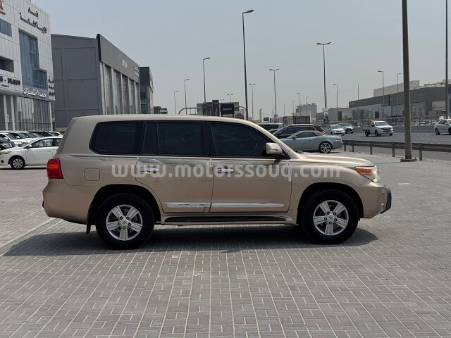 2012 Toyota Land Cruiser