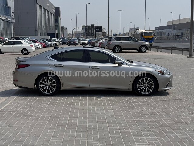 2020 Lexus ES