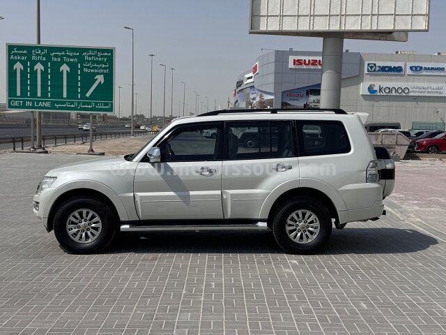 2015 Mitsubishi Pajero