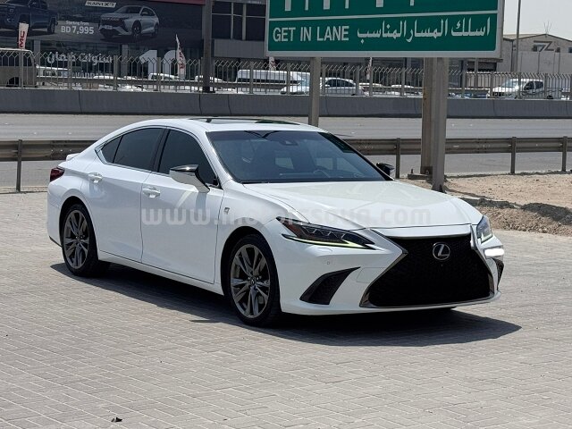 2019 لكزس إي إس