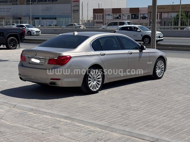 2012 بي إم دبليو 750