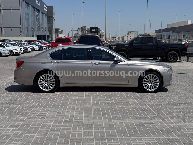 2012 بي إم دبليو 750