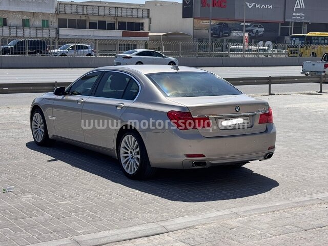 2012 بي إم دبليو 750