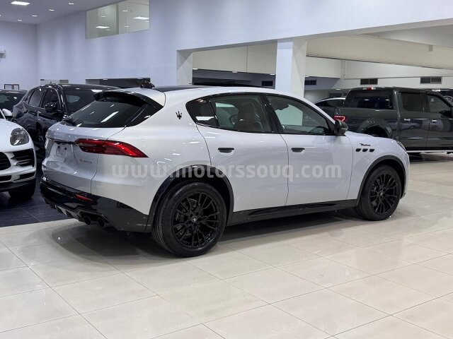 2025 مازيراتي جران كابريو