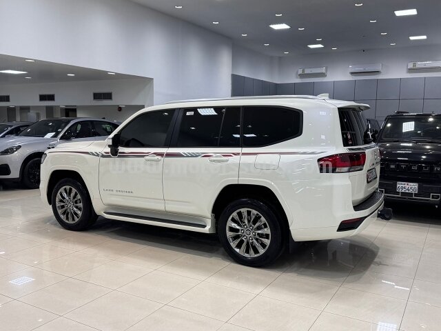 2025 Toyota Land Cruiser