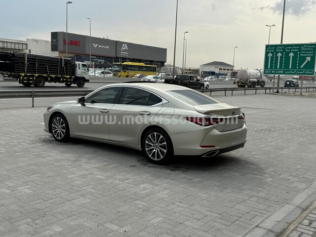 2020 Lexus ES