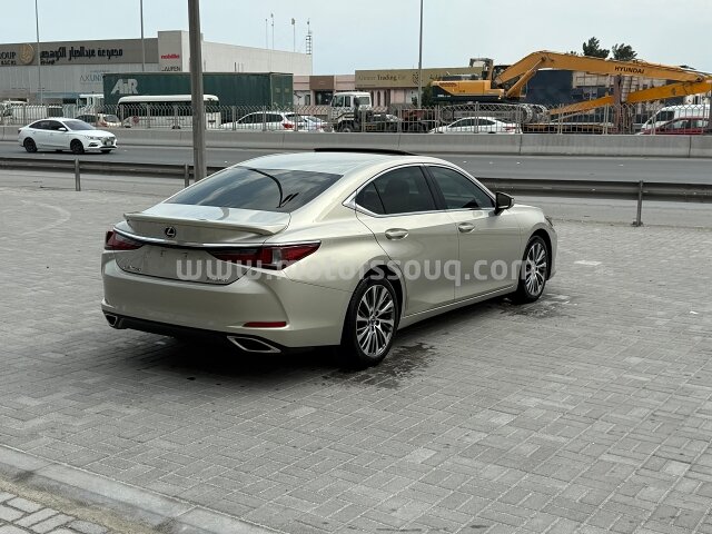 2020 Lexus ES