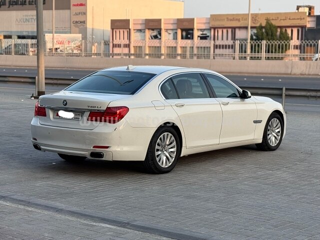 2012 بي إم دبليو الفئة السابعة