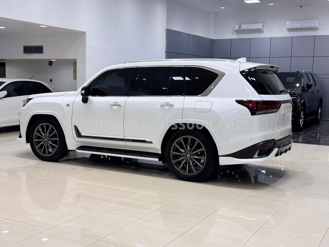 2025 Lexus LX