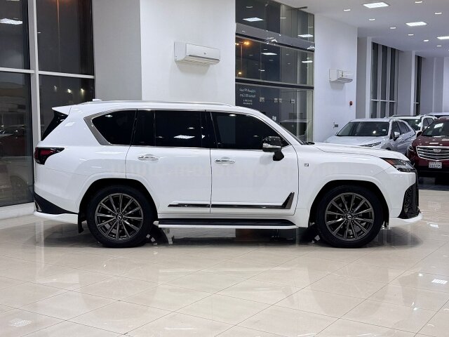 2025 Lexus LX