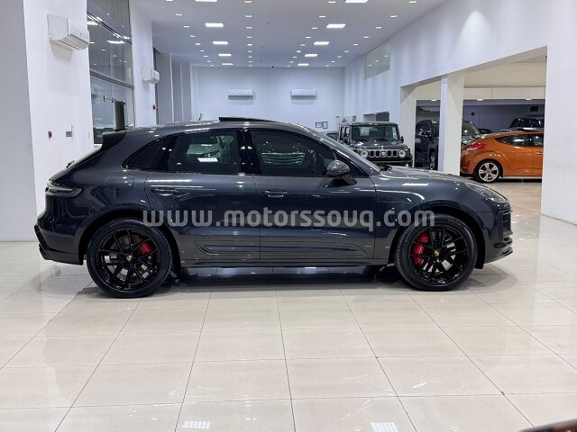 2022 Porsche Macan