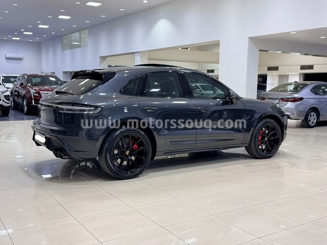 2022 Porsche Macan