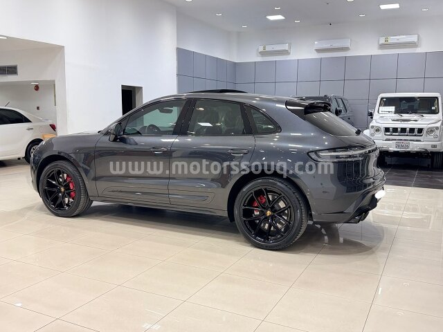 2022 Porsche Macan