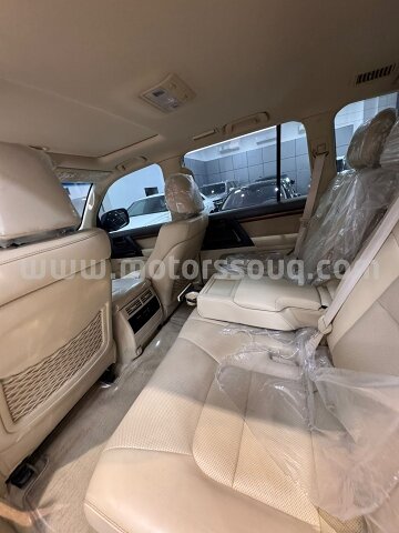 2017 Toyota Land Cruiser