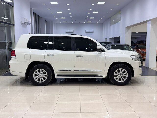 2017 Toyota Land Cruiser