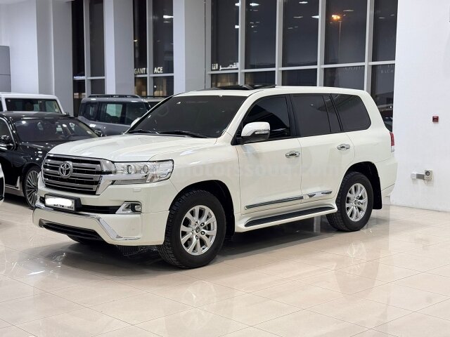 2017 Toyota Land Cruiser
