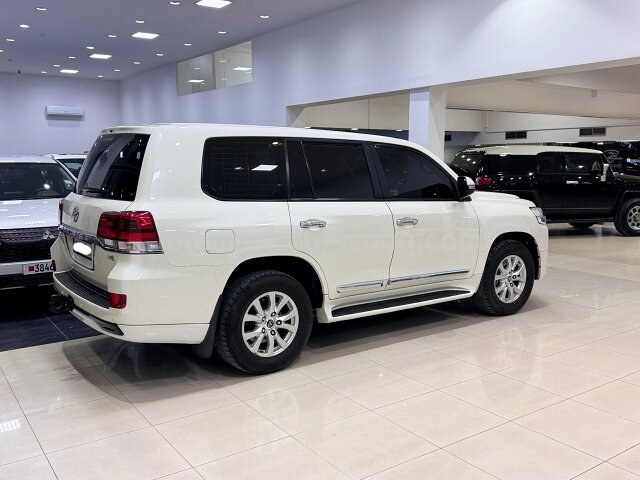 2017 Toyota Land Cruiser