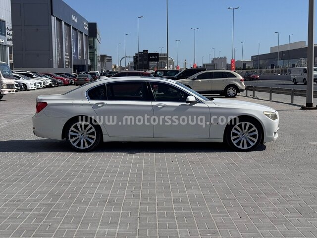 2011 بي إم دبليو 740