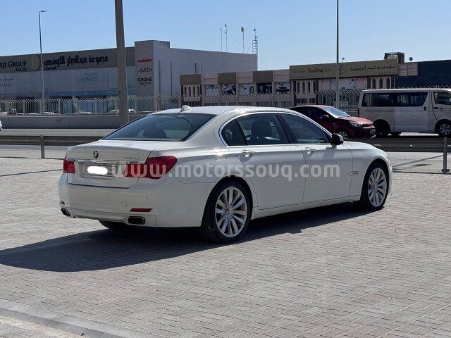 2011 بي إم دبليو 740