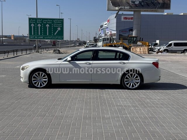 2011 بي إم دبليو 740