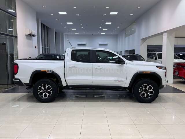 2024 GMC Canyon