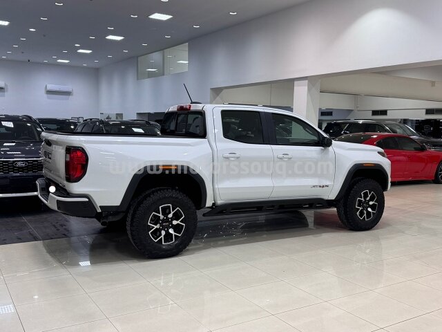 2024 GMC Canyon