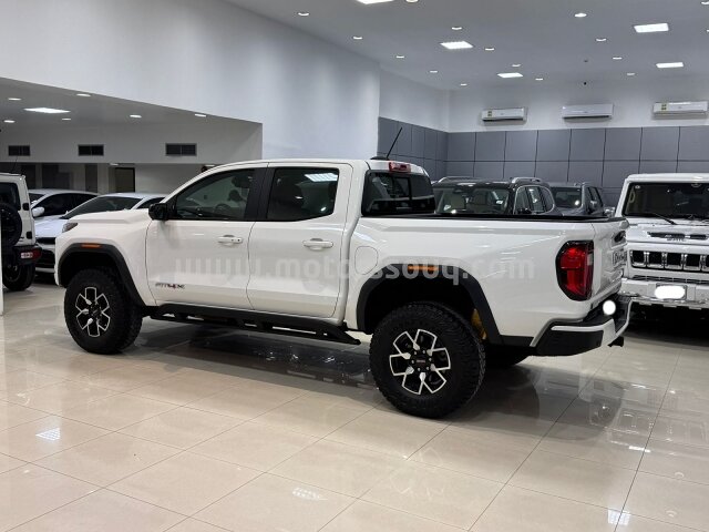2024 GMC Canyon