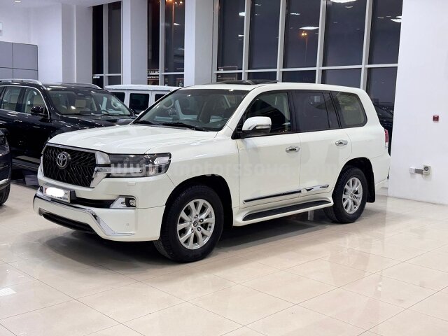 2017 Toyota Land Cruiser