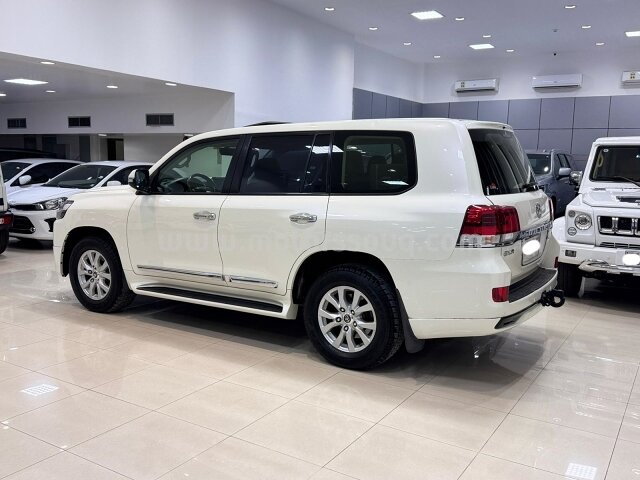 2017 Toyota Land Cruiser