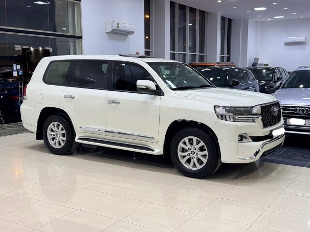 2017 Toyota Land Cruiser
