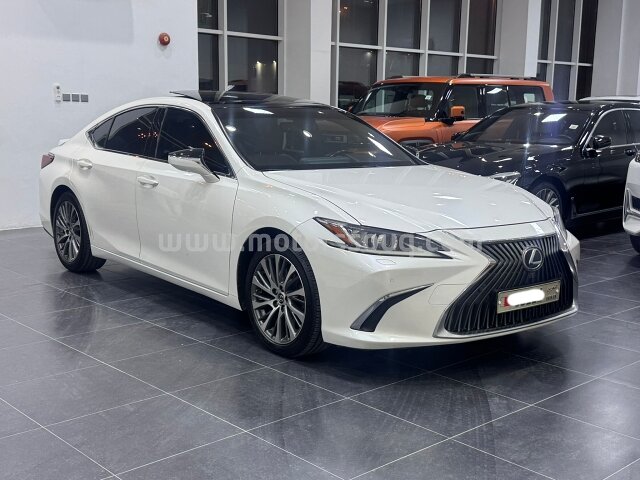 2019 Lexus ES