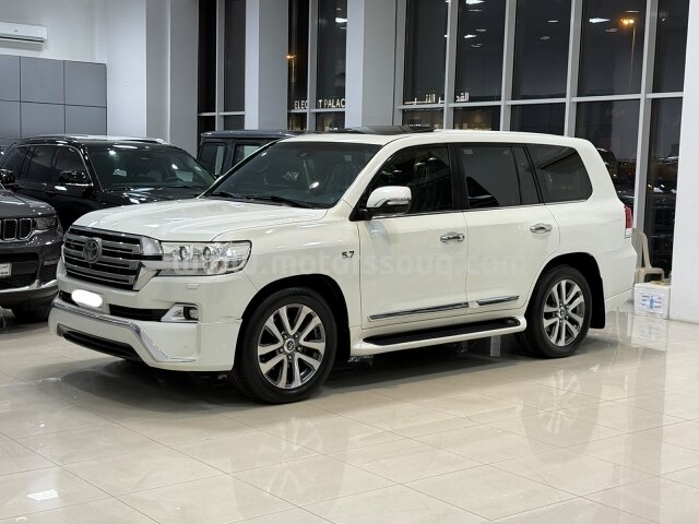 2016 Toyota Land Cruiser