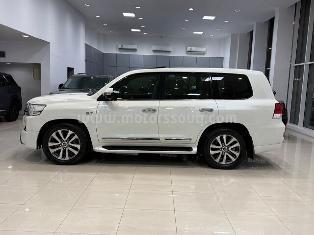 2016 Toyota Land Cruiser