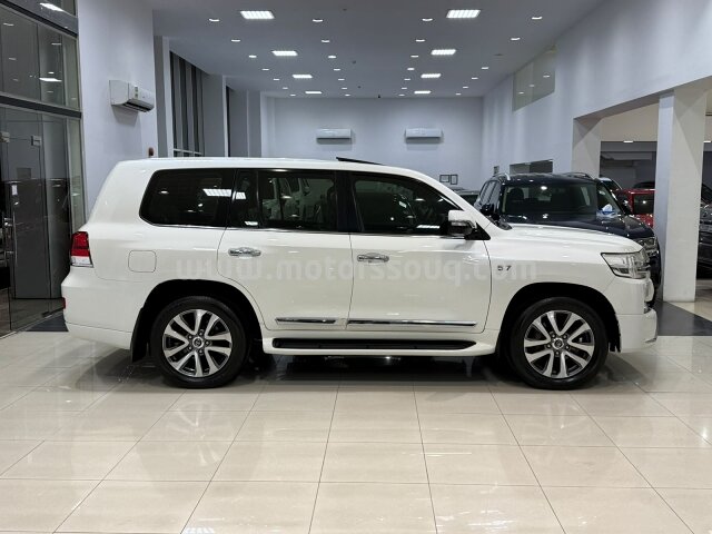 2016 Toyota Land Cruiser