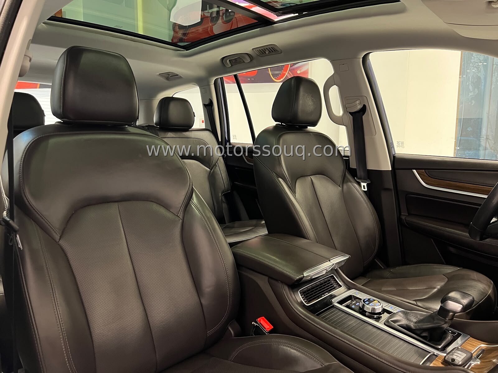 2020 MG RX8