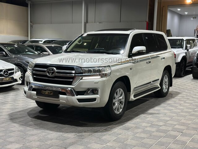 2018 Toyota Land Cruiser