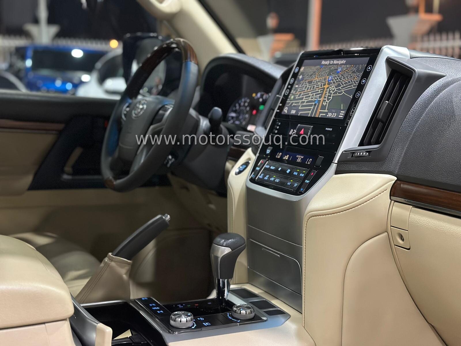 2017 Toyota Land Cruiser