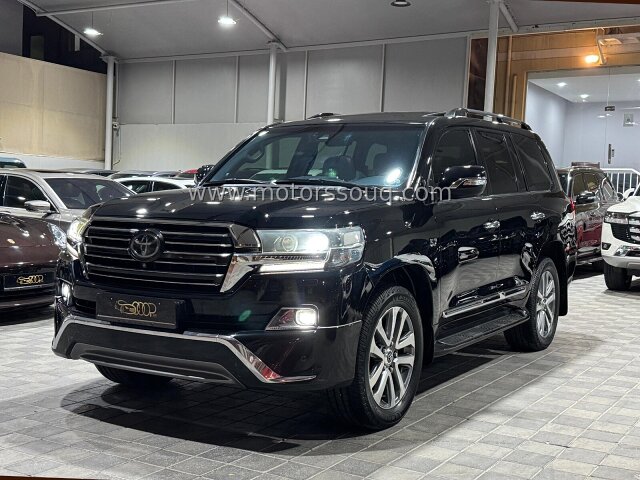 2017 Toyota Land Cruiser